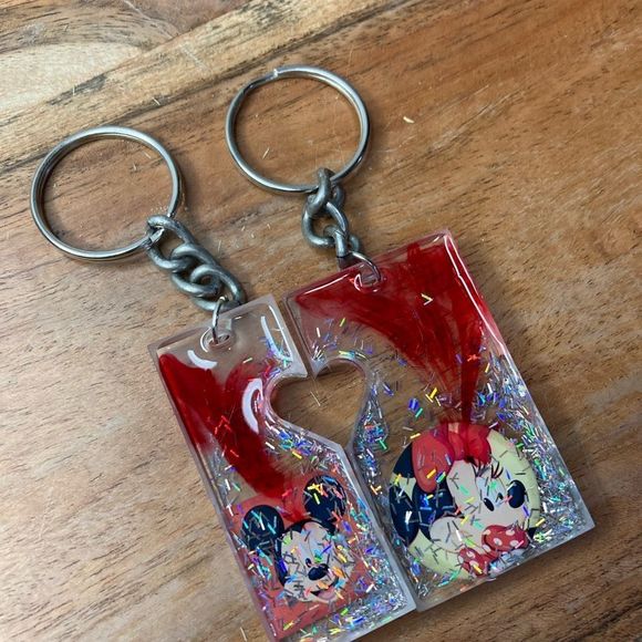 Mickey & Minnie Mouse matching keychain set - Picture 15 of 16